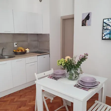 Lela Vrnjačka Banja